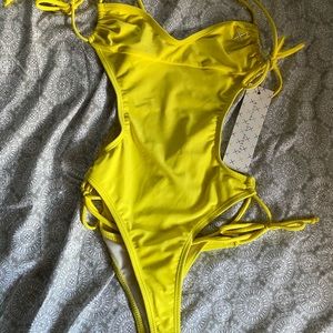 BoutineLA ringer one piece